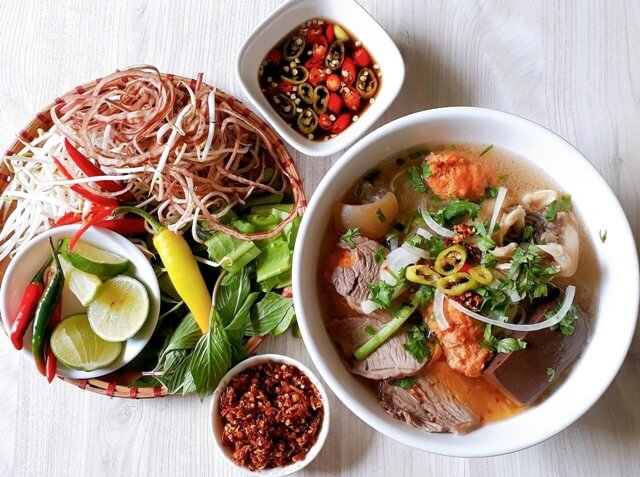 hướng dẫn cách nấu bún bò huế đơn giản tại nhà 