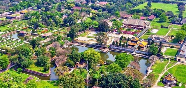 tử cấm thành nhìn từ trên cao tham quan đại nội huế